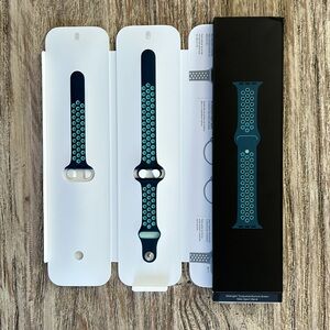 Apple Watch Nike Sport Band - Midnight Turquoise/Aurora Green
